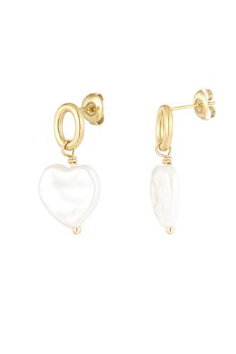 Earring with pearl in heart shape